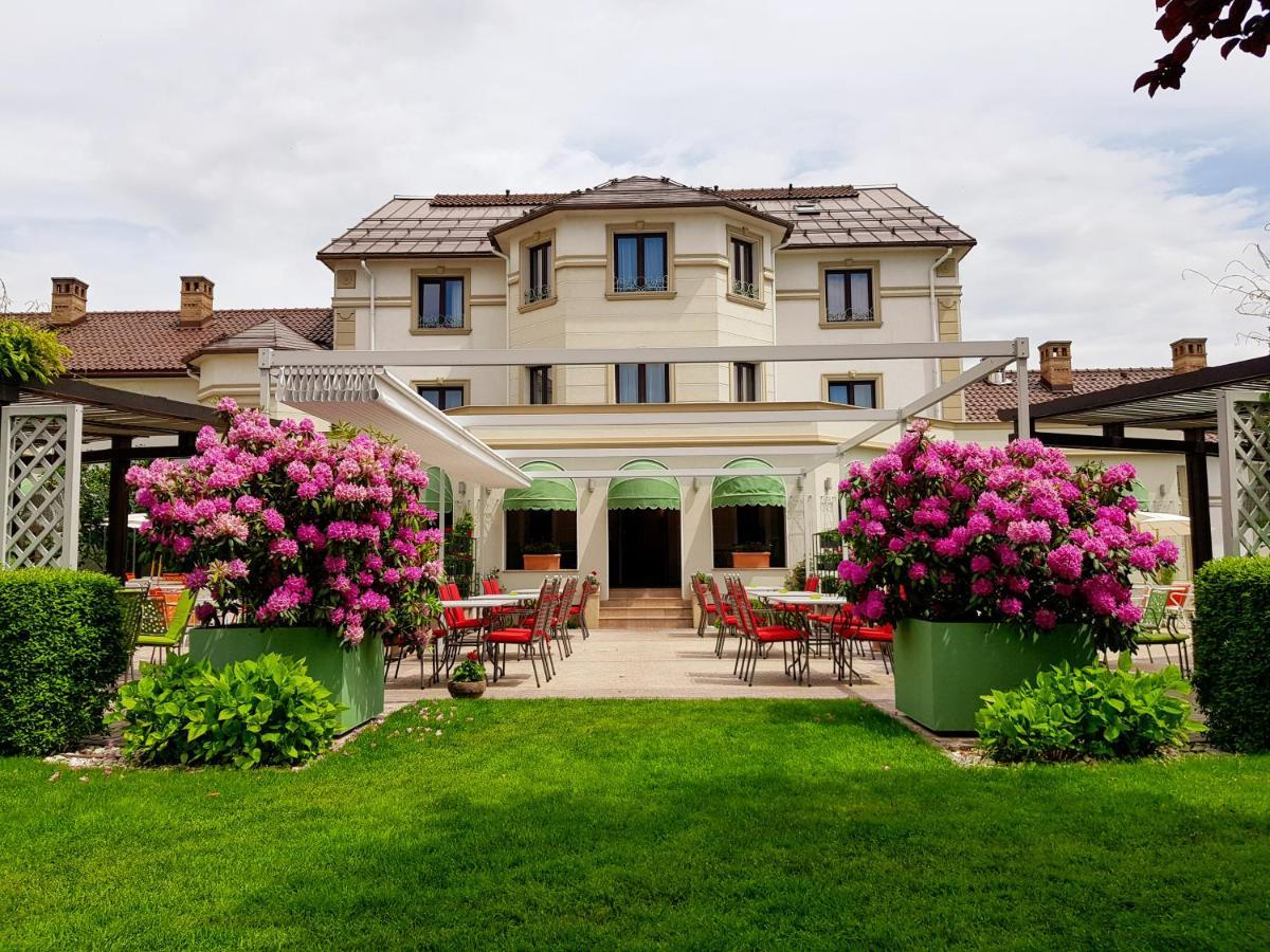 Hotel Sonnenhof Suceava Eksteriør bilde