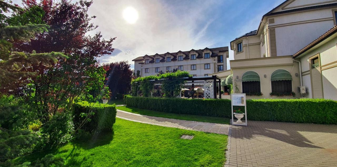 Hotel Sonnenhof Suceava Eksteriør bilde